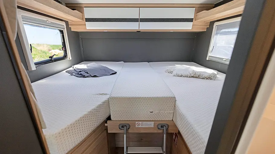 Die Heck-Einzelbetten im Dethleffs Globebus Go T45 im Detail.