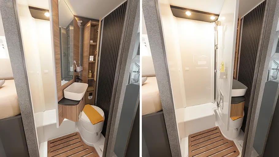 Die Collage zeigt das Badezimmer des Dethleffs Globebus Performance T16: Links sind Toilette und Waschbecken zu sehen, rechts ist die Schwenkwand fast geschlossen.