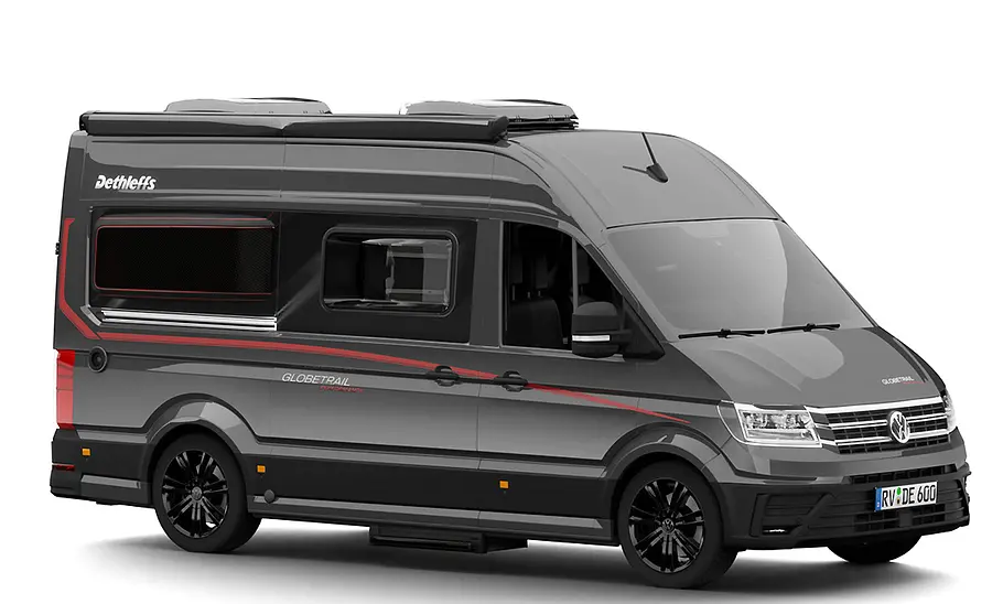 Dethleffs Globetrail 600 DR Performance (2024) Die Außenaufnahme zeigt den Dethleffs Globetrail 600 DR Performance (2024) von der Seite.