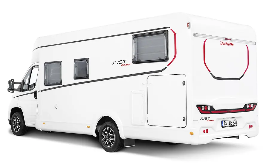 Der Dethleffs Just Camp T 6762 (2025) von schräg hinten.