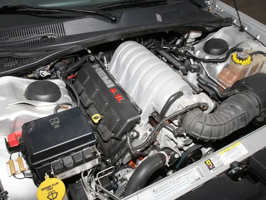 So fährt sich der Challenger SRT8 Dodge Challenger SRT8 mit 6,1-Liter-Hemi-V8