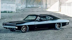 Der Speedkore Dodge Charger Hellacious stehend von schräg vorne. - Foto: Speedkore