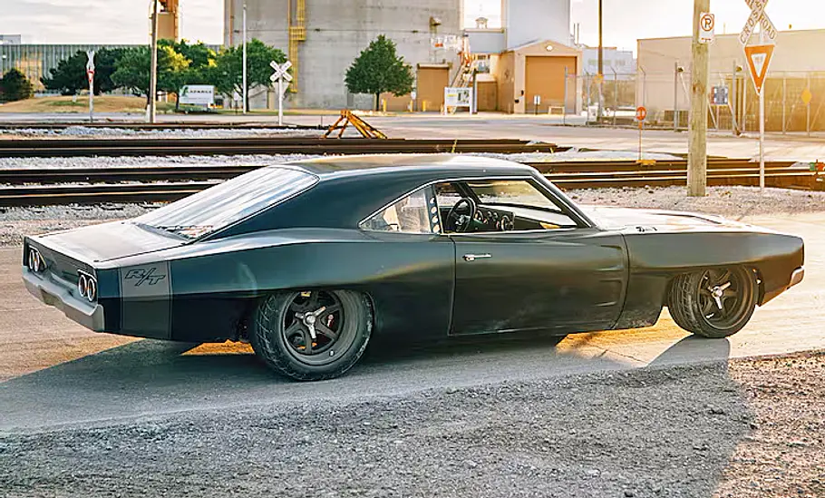 Der Speedkore Dodge Charger Hellacious stehend seitlich.