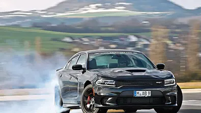 Dodge Charger SRT Hellcat (2016)