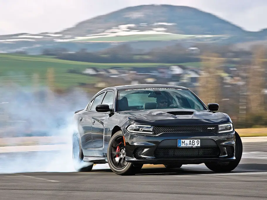Dodge Charger SRT Hellcat (2016)