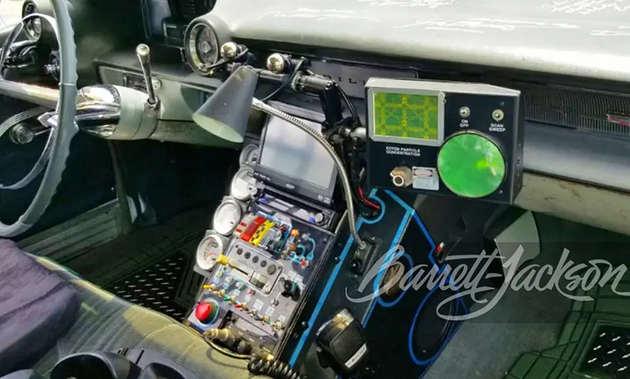 Der Innenraum des Ecto-1.
