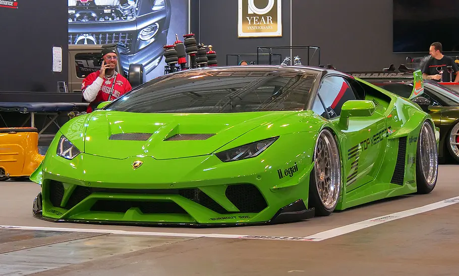 Der Liberty Walk Lamborghini Huracán Silhouette auf der Essen Motor Show 2024.