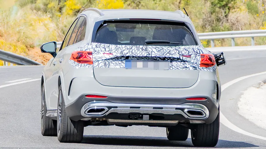 Erlkönig Mercedes GLC Facelift Erlkönig des Mercedes GLC Facelift, fotografiert von hinten.