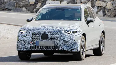 Erlkönig des Mercedes GLC Facelift, fotografiert von schräg vorne. - Foto: SH Proshots Erlkönig des Mercedes GLC Facelift, fotografiert von schräg vorne. - Foto: SH Proshots