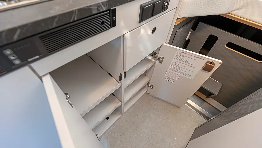 Etrusco CV 600 SB Stauraum im Küchenblock des Etrusco CV 600 SB.