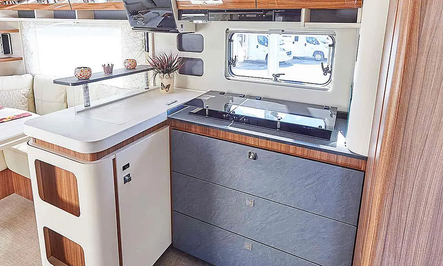 Eura Mobil Integra I 760 HS (2019) Eura Mobil Integra I 760 HS (2019)