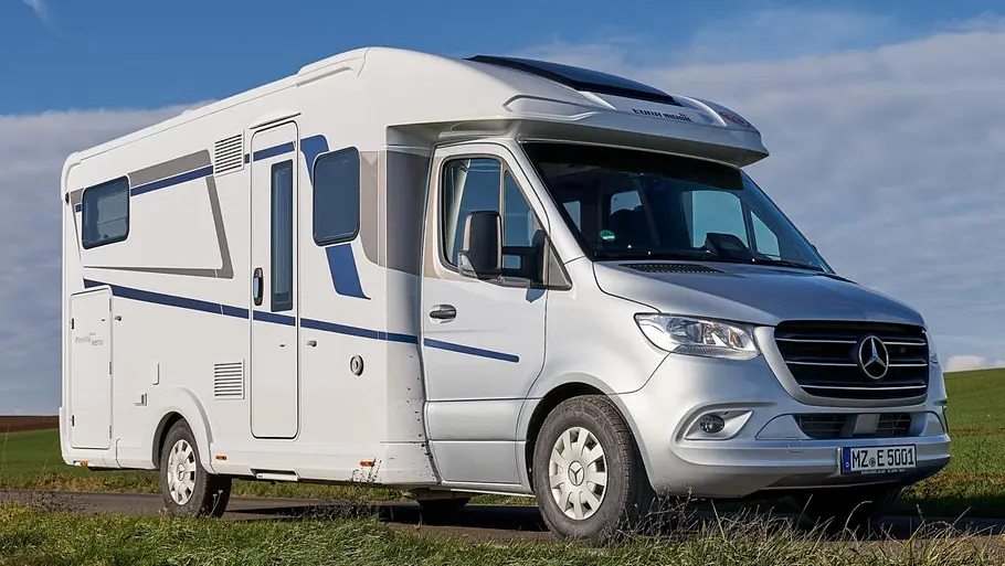 Eura Mobil Profila T Freestyle 726 EF (2026) Die Außenaufnahme zeigt den Eura Mobil Profila T Freestyle (2026) in der seitlichen Frontansicht.