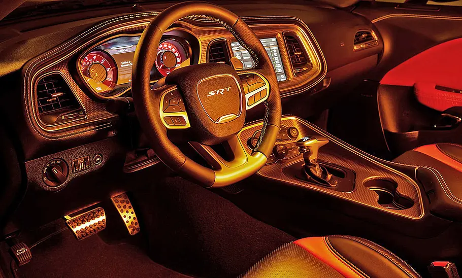 Das Cockpit des Exomod D69 Carbon Daytona.