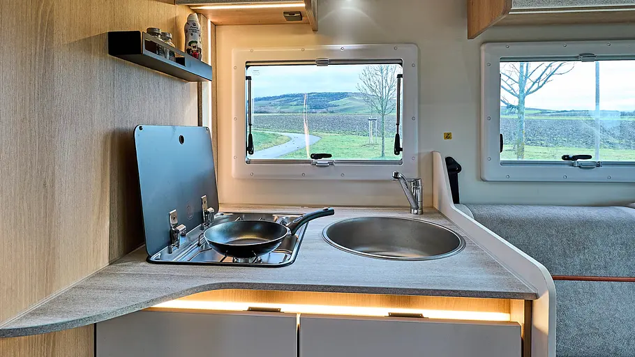Die Küche des Forster T745 QF Vibe Edition im Detail.