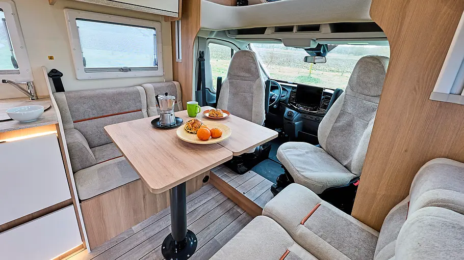 Die Sitzgruppe des Forster T745 QF Vibe Edition im Detail.