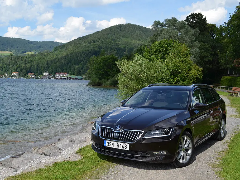 Fahrbericht Skoda Superb Combi 2015 Kombi 2.0 TDI Fahrverhalten Fotos