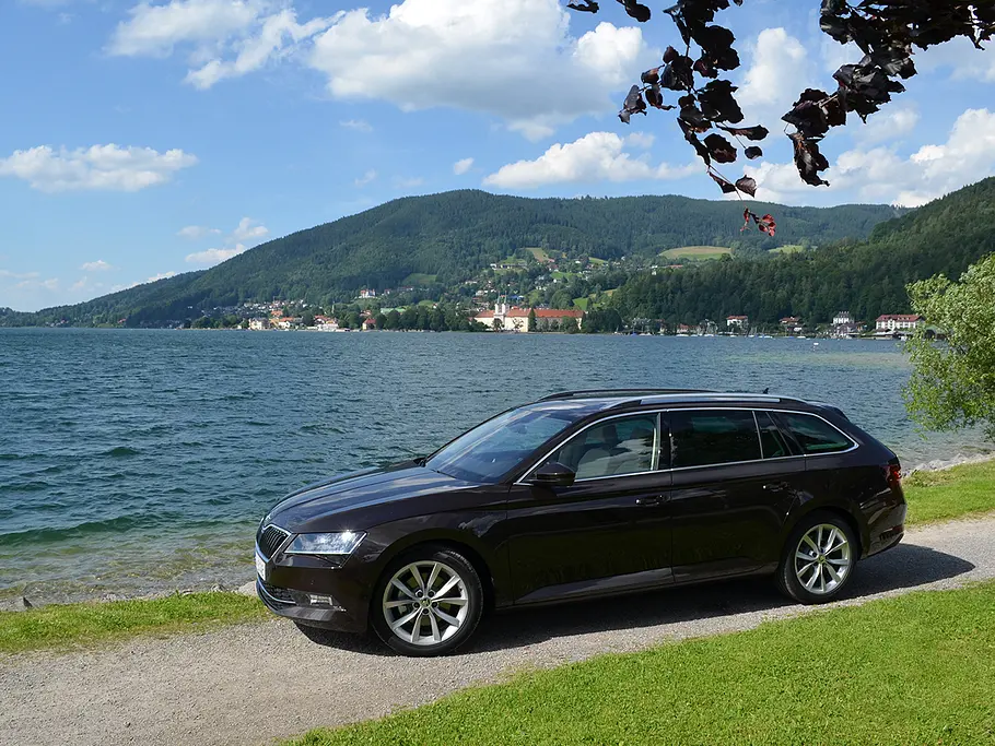 Fahrbericht Skoda Superb Combi 2015 Kombi 2.0 TDI Fahrverhalten Fotos
