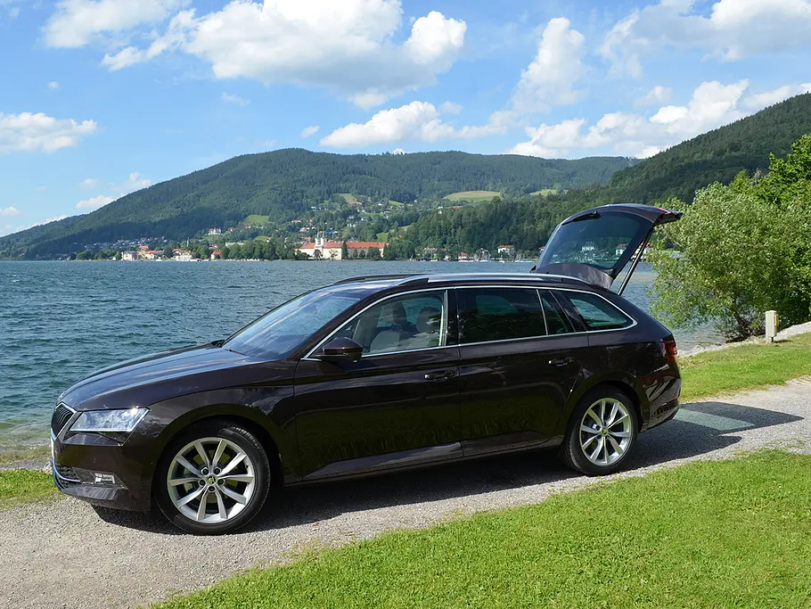 Fahrbericht Skoda Superb Combi 2015 Kombi 2.0 TDI Fahrverhalten Fotos