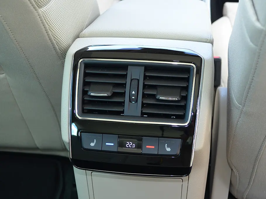 Fahrbericht Skoda Superb Combi 2015 Kombi 2.0 TDI Fahrverhalten Fotos