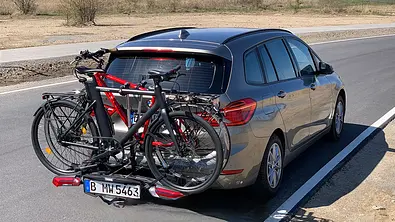 Stützlast: Pkw fahrend, mit Fahrradträger - Foto: Holger Ippen