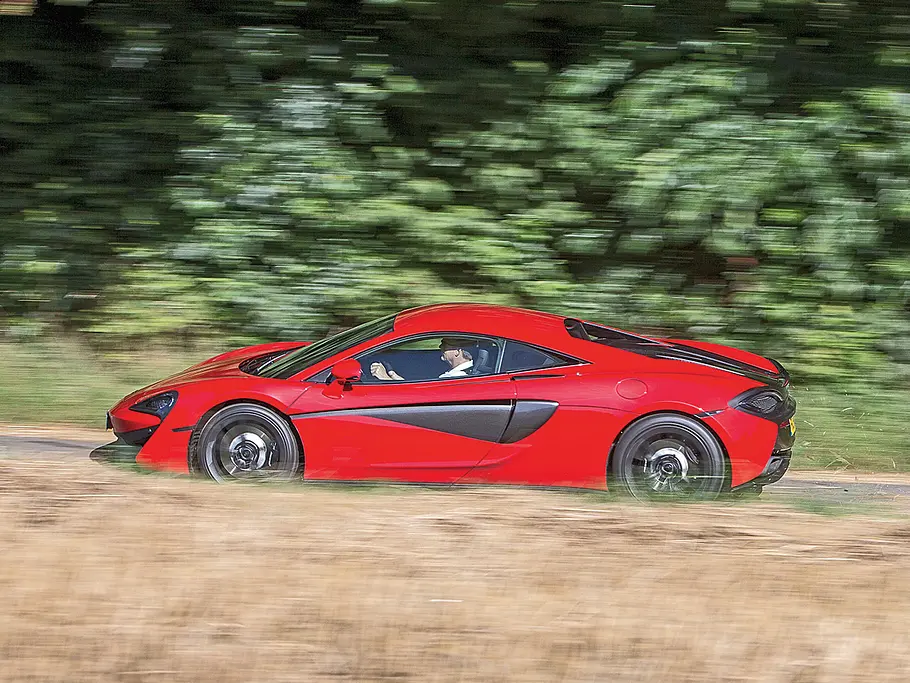 McLaren 540C (2016) McLaren 540C (2016)