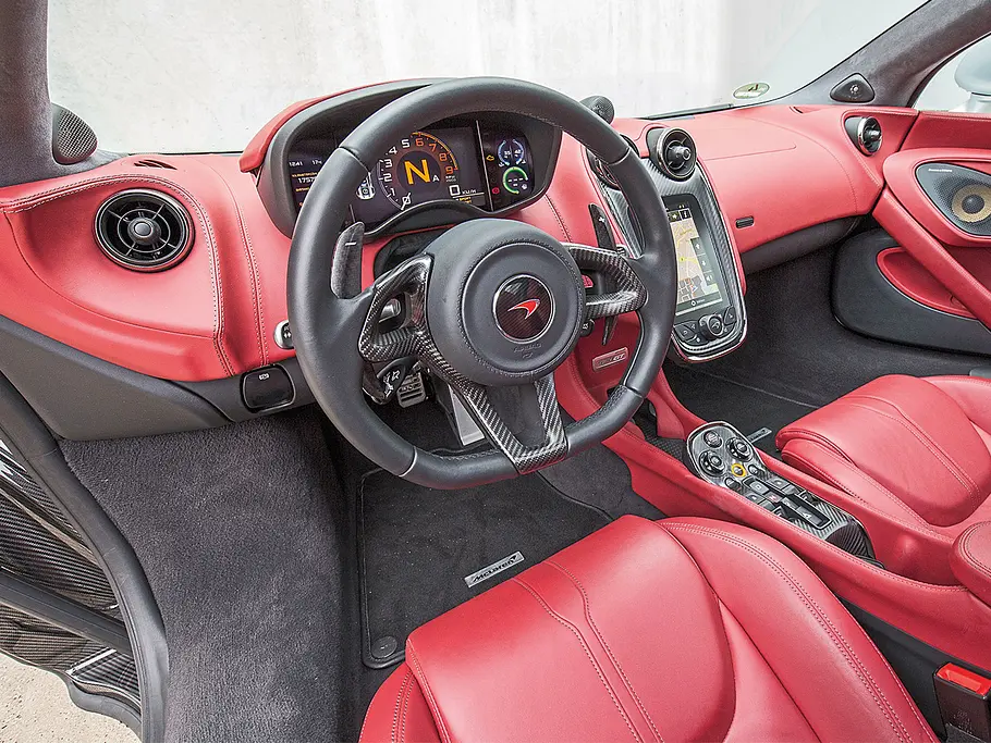 McLaren 570GT (2016) McLaren 570GT (2016)