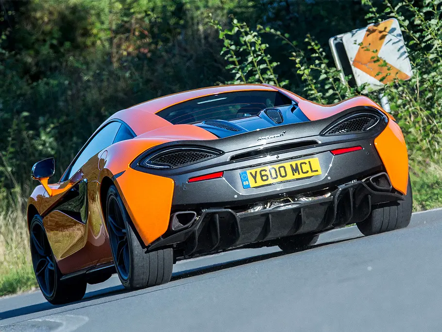 McLaren 570S (2016) McLaren 570S (2016)