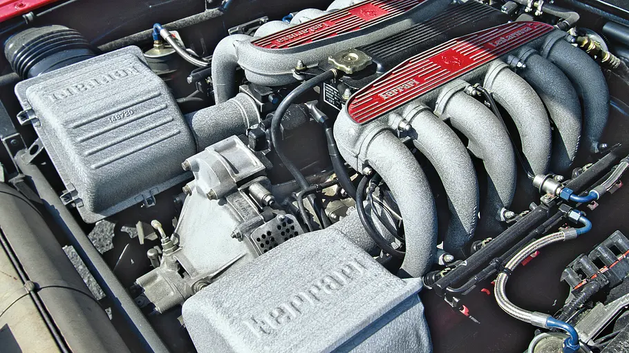 Der Motor des Ferrari 512 TR.