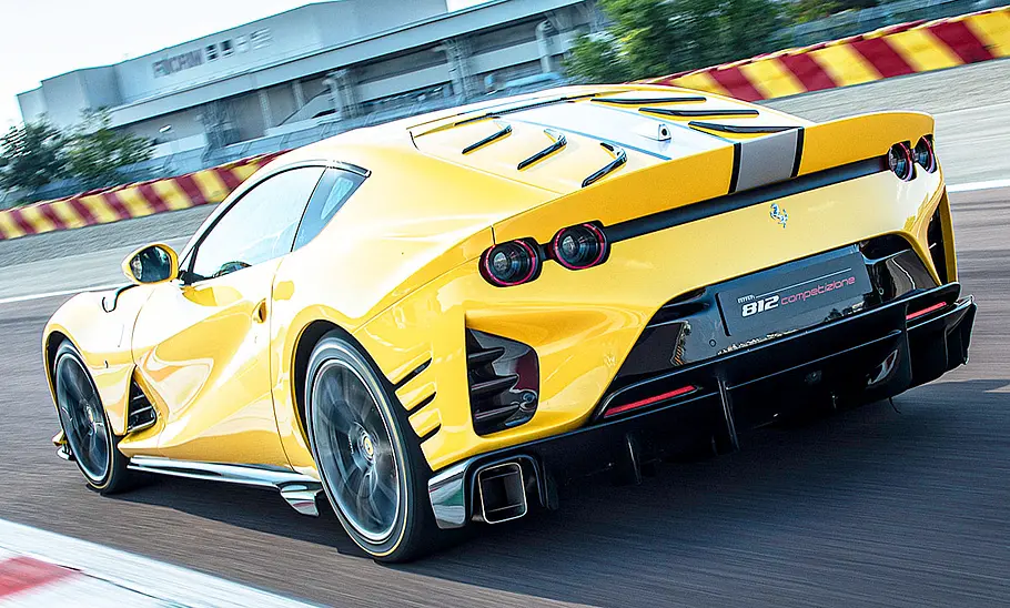 Ferrari 812 Competizione (2021)