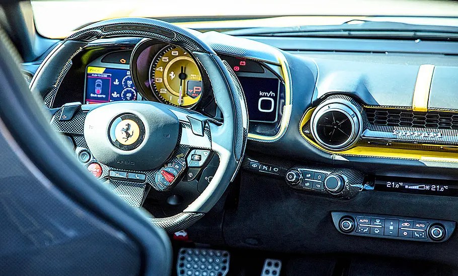 Ferrari 812 Competizione (2021)