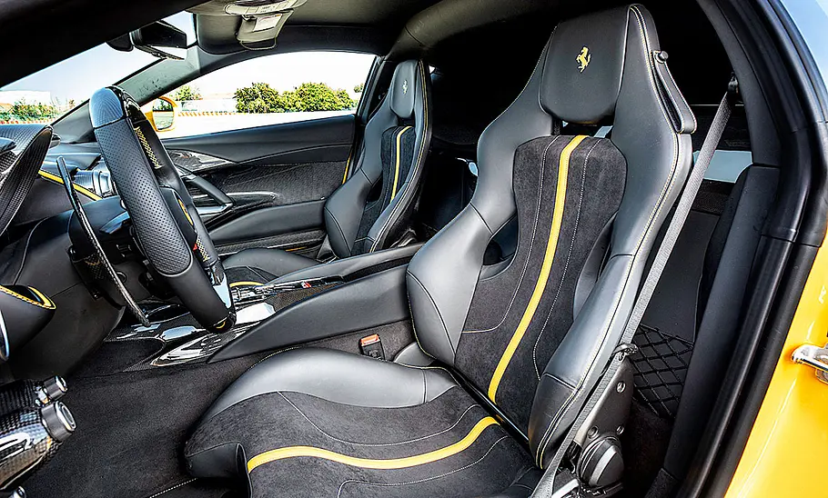 Ferrari 812 Competizione (2021)