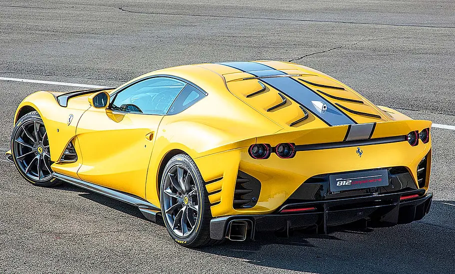 Ferrari 812 Competizione (2021)