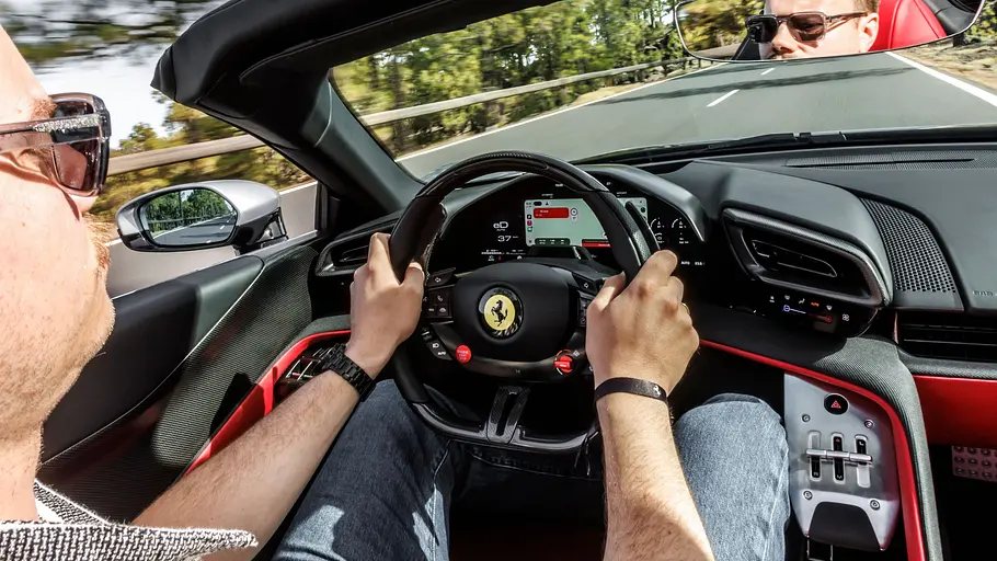 Ferrari 849 Testarossa Spider Das Cockpit des Ferrari 849 Testarossa Spider.