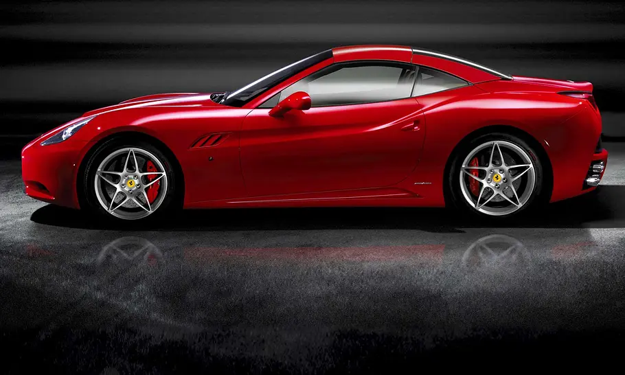 Ferrari California: mit geteiltem Karbondach von Webasto