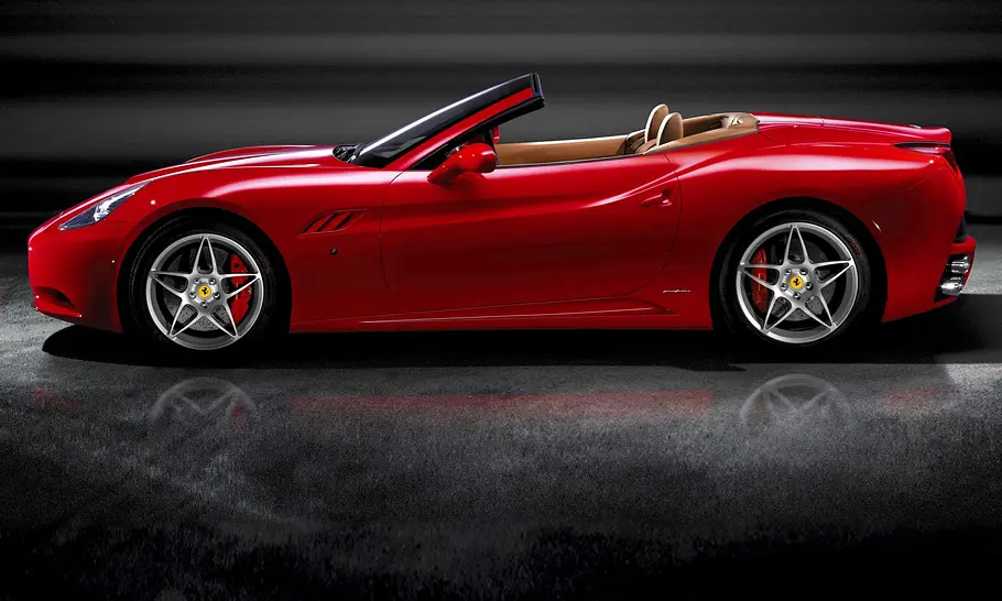 Ferrari California: mit geteiltem Karbondach von Webasto