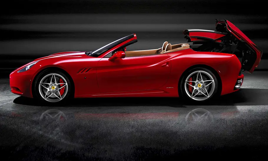 Ferrari California: mit geteiltem Karbondach von Webasto