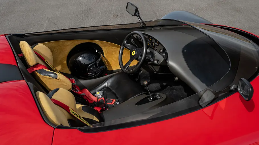 Ferrari Conciso Concept Das Cockpit des Ferrari Conciso Concept.