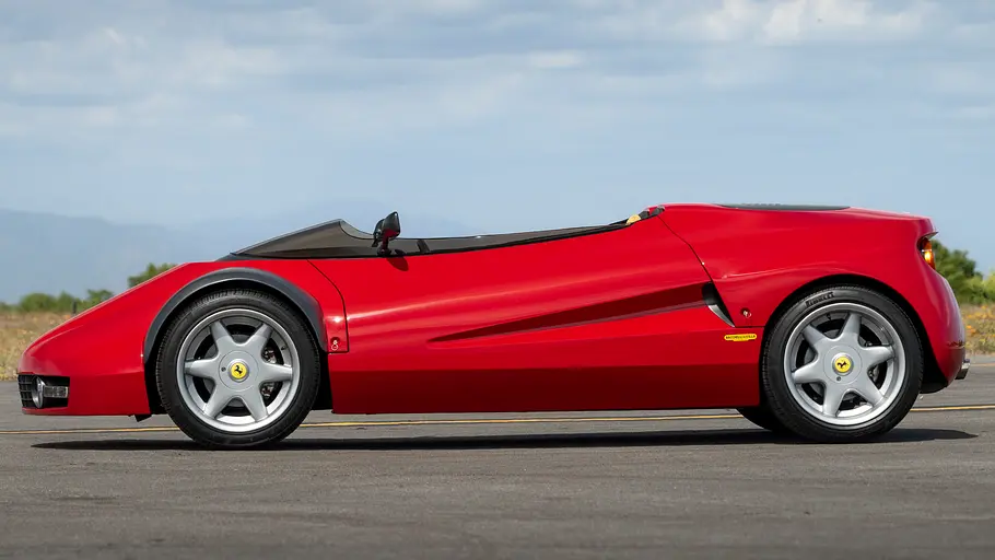 Ferrari Conciso Concept Ferrari Conciso Concept statisch von der Seite fotografiert.