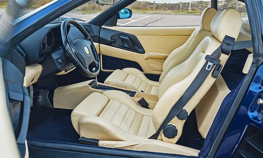 Ferrari F355 GTS Die Sitze des Ferrari F355 GTS.