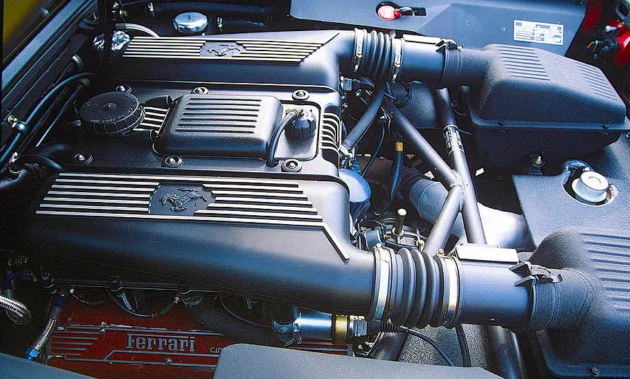 Der Motor des Ferrari F355.