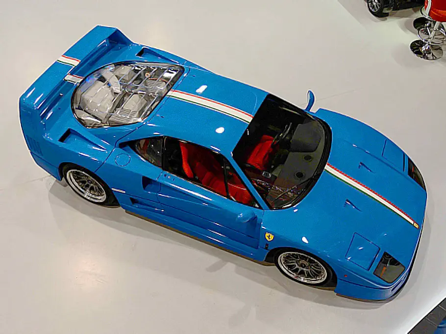 Ferrari F40 in Blau