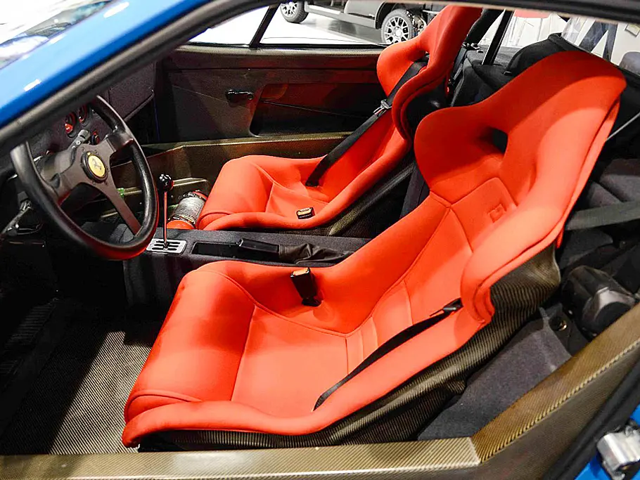 Ferrari F40 in Blau