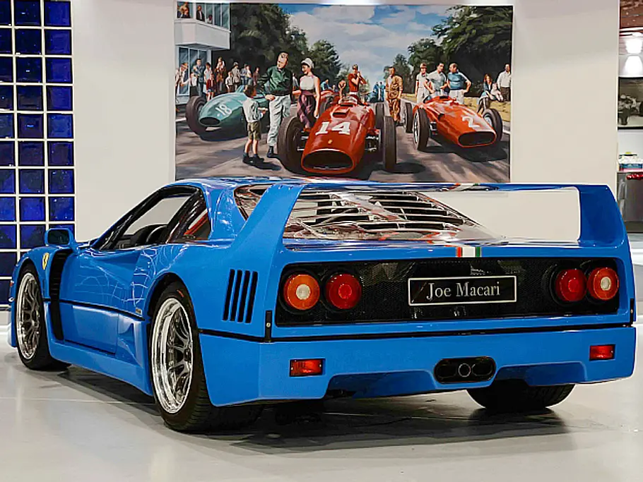 Ferrari F40 in Blau