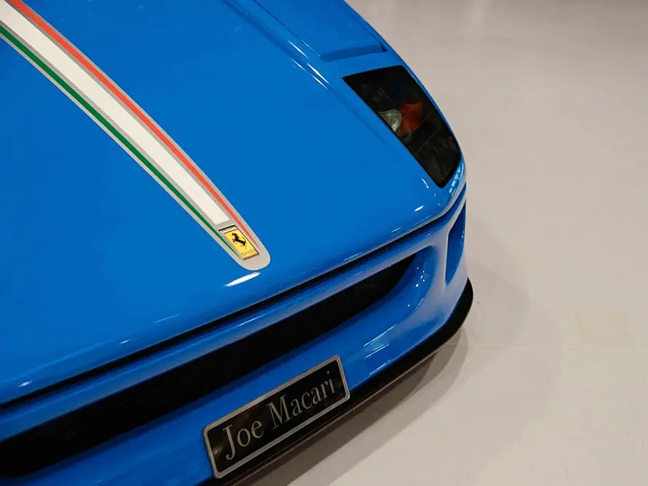 Ferrari F40 in Blau