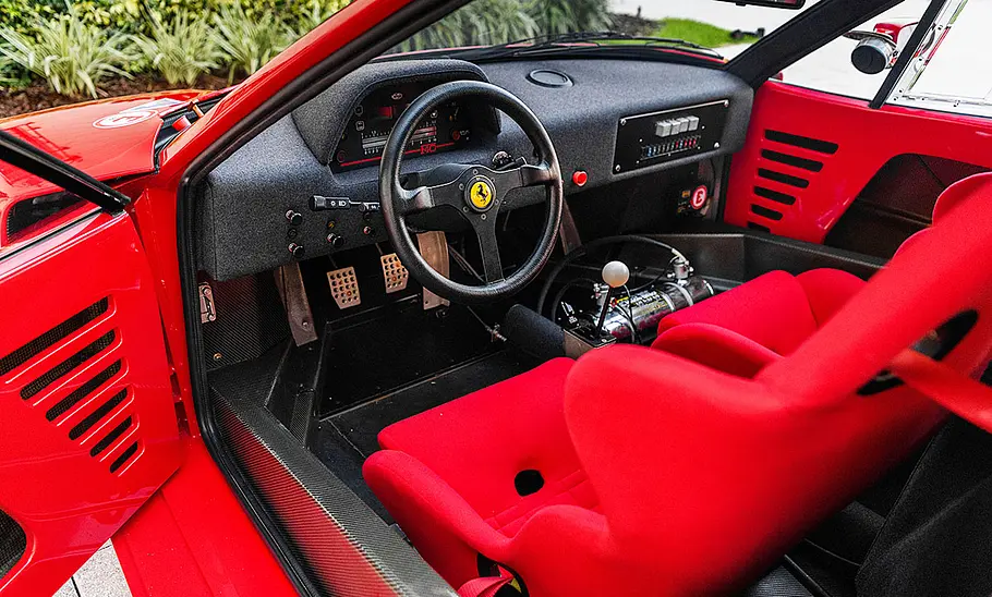 Ferrari F40 LM Das Cockpit des Ferrari F40 LM.