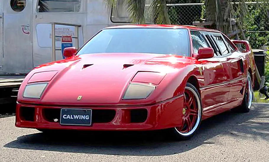 Ferrari F40 als Stretchlimousine