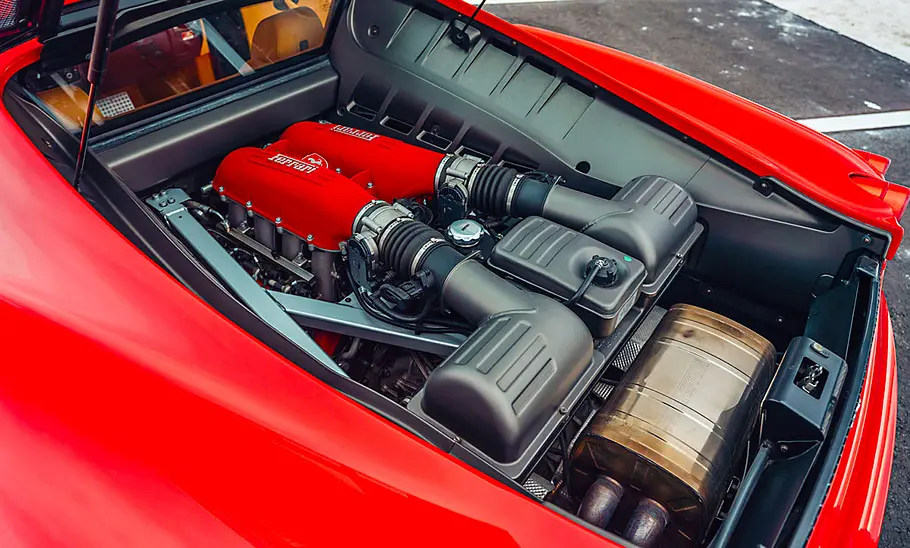 Ferrari F430 Der Motor des Ferrari F430 von Donald Trump.