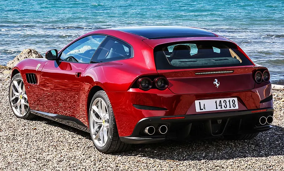 Ferrari GTC4Lusso T (2016)