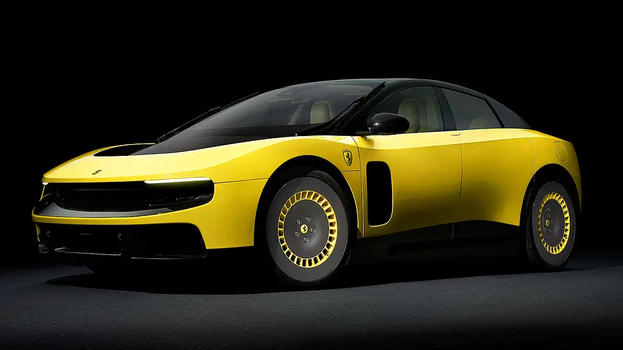 Blick von schräg vorne auf den Ferrari Luce (2026).