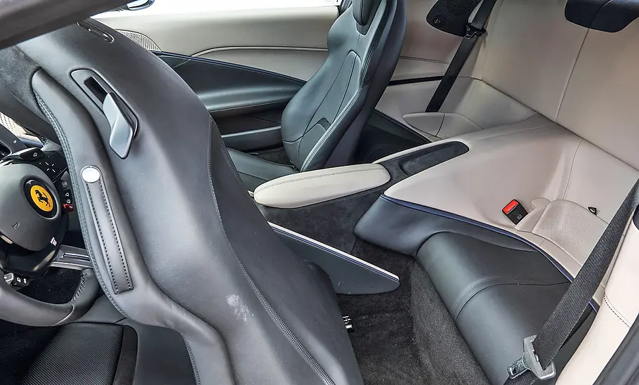 Ferrari Roma (2020) Ferrari Roma (2020)
